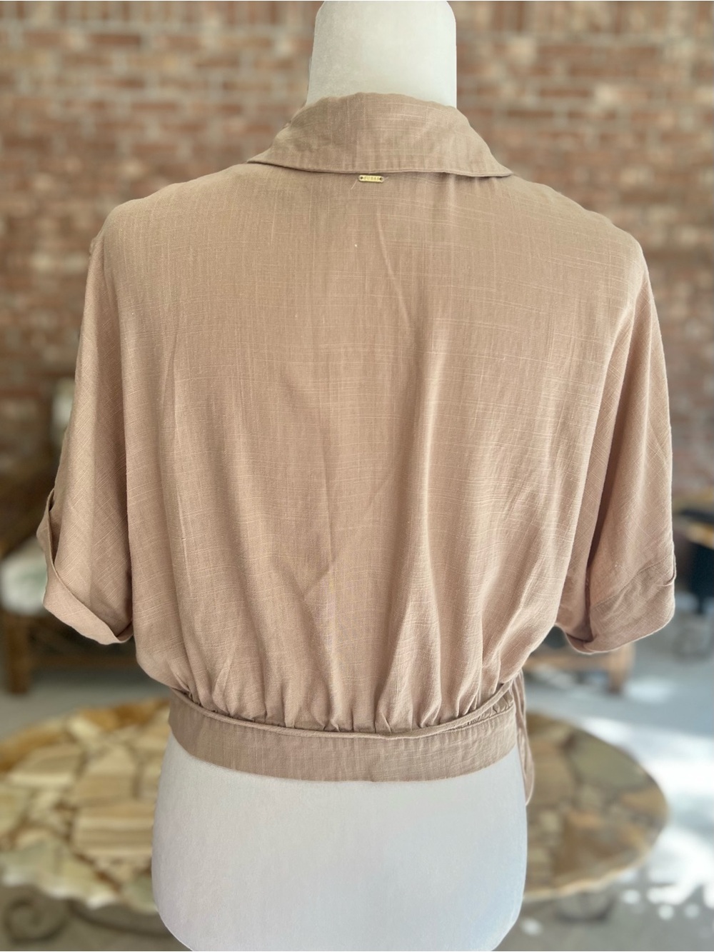Guess Tan Wrap Crop Top Linen Blend Woven Dolman Sleeve XL Festival - Picture 8 of 13